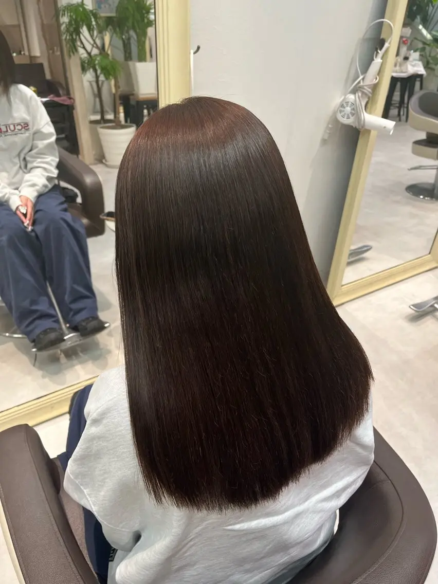 セミロング omocha umiのヘアスタイル