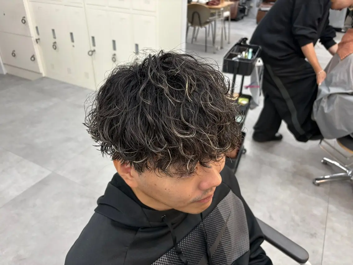 パーマ メンズ カット ヘアカラー パーマ 中田 信太郎のヘアスタイル