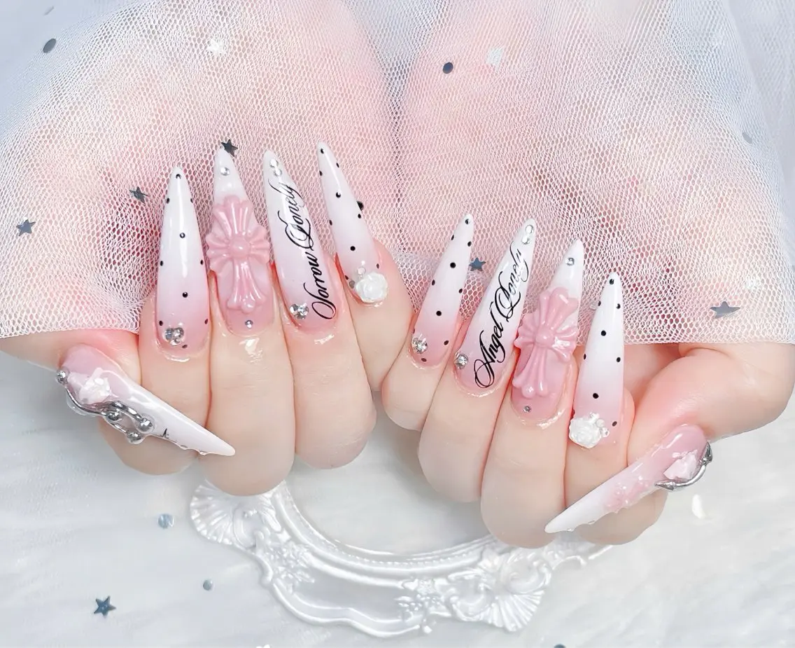 ネイル チークネイル 長さ出し フレンチネイル ジェルネイル グラデーション ハンドネイル THANHTHANH NAILのネイルデザイン