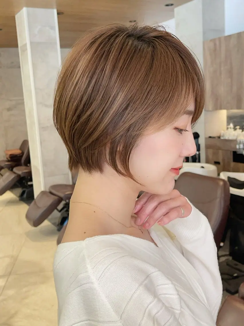 ショート ショートボブ ハンサムショート ボブ ハイライト レイヤーカット 射場 政治のヘアスタイル