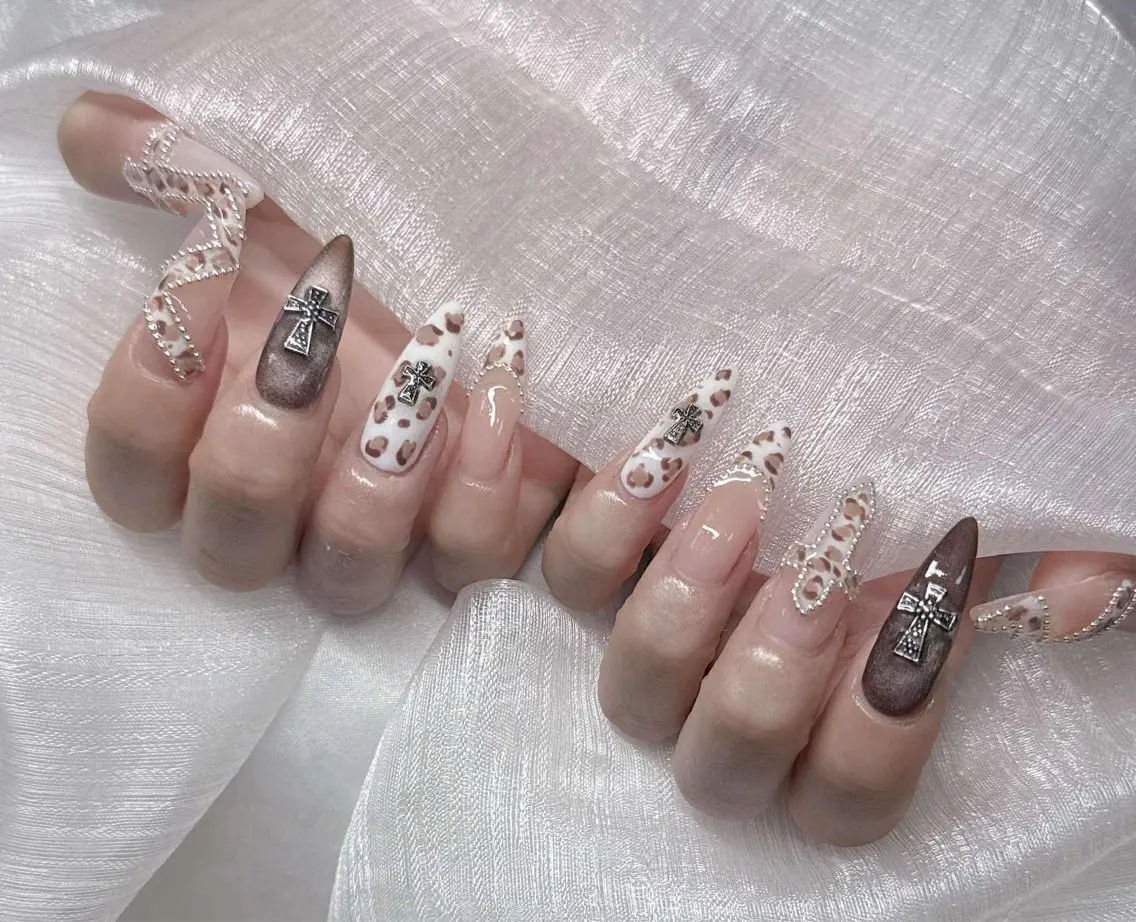 ネイル 長さ出し グラデーション 卒業式 キラキラネイル マグネットネイル ハンドネイル Lee Nailsのネイルデザイン