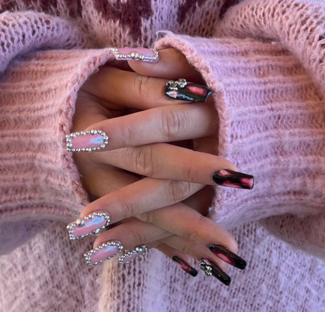 ネイル Nanami ︴ 個性派nailのネイルデザイン