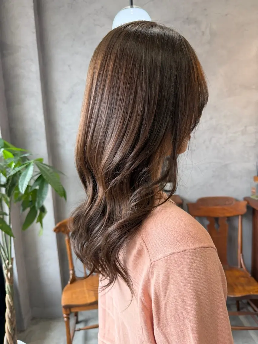 ロング ヘアカラー 前畑 きりあのヘアスタイル