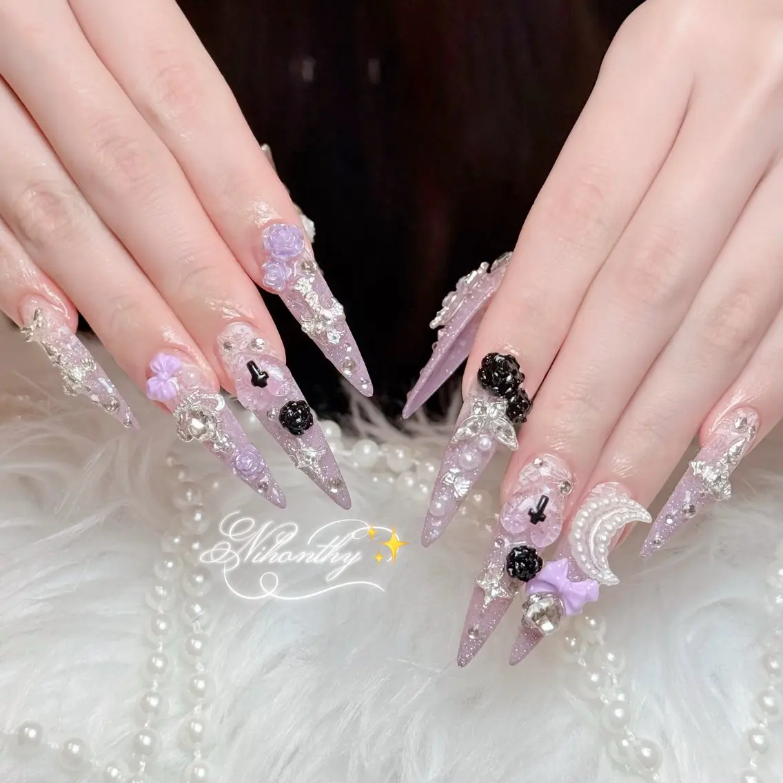 ネイル チークネイル ドット フットネイル フレンチネイル グラデーション ハンドネイル ハンドケア Nihonthy Nail 新宿のネイルデザイン