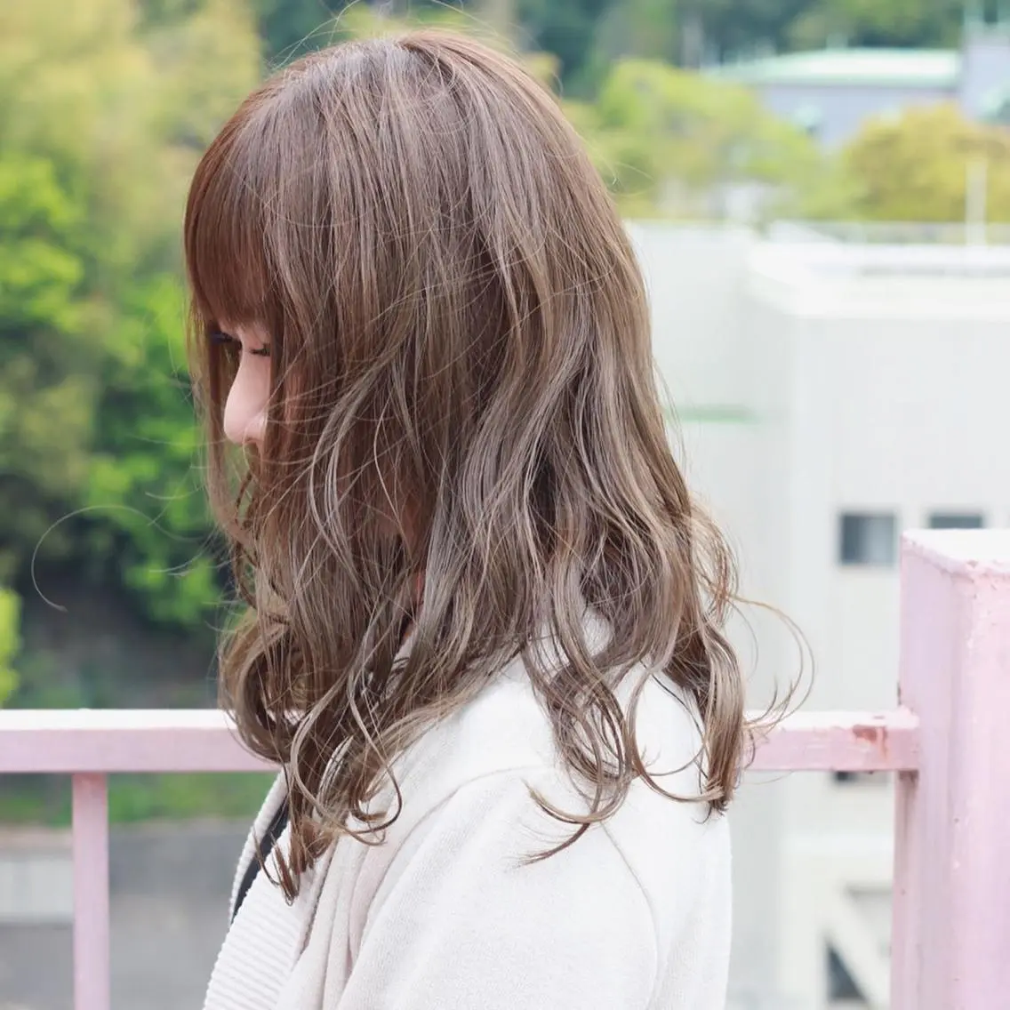 セミロング カラー アッシュ ベージュカラー カット ヘアカラー Viage （ビアージュ）のヘアスタイル