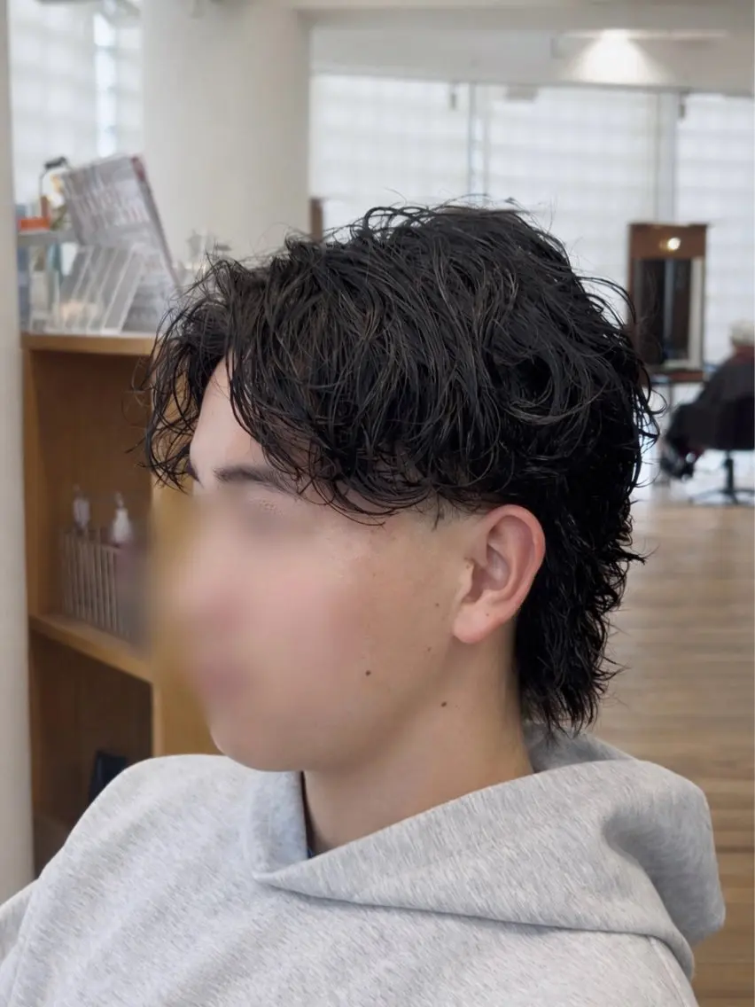 ミディアム パーマ メンズ センターパート マレットヘア カット パーマ Koki/ メンズヘア特化のヘアスタイル
