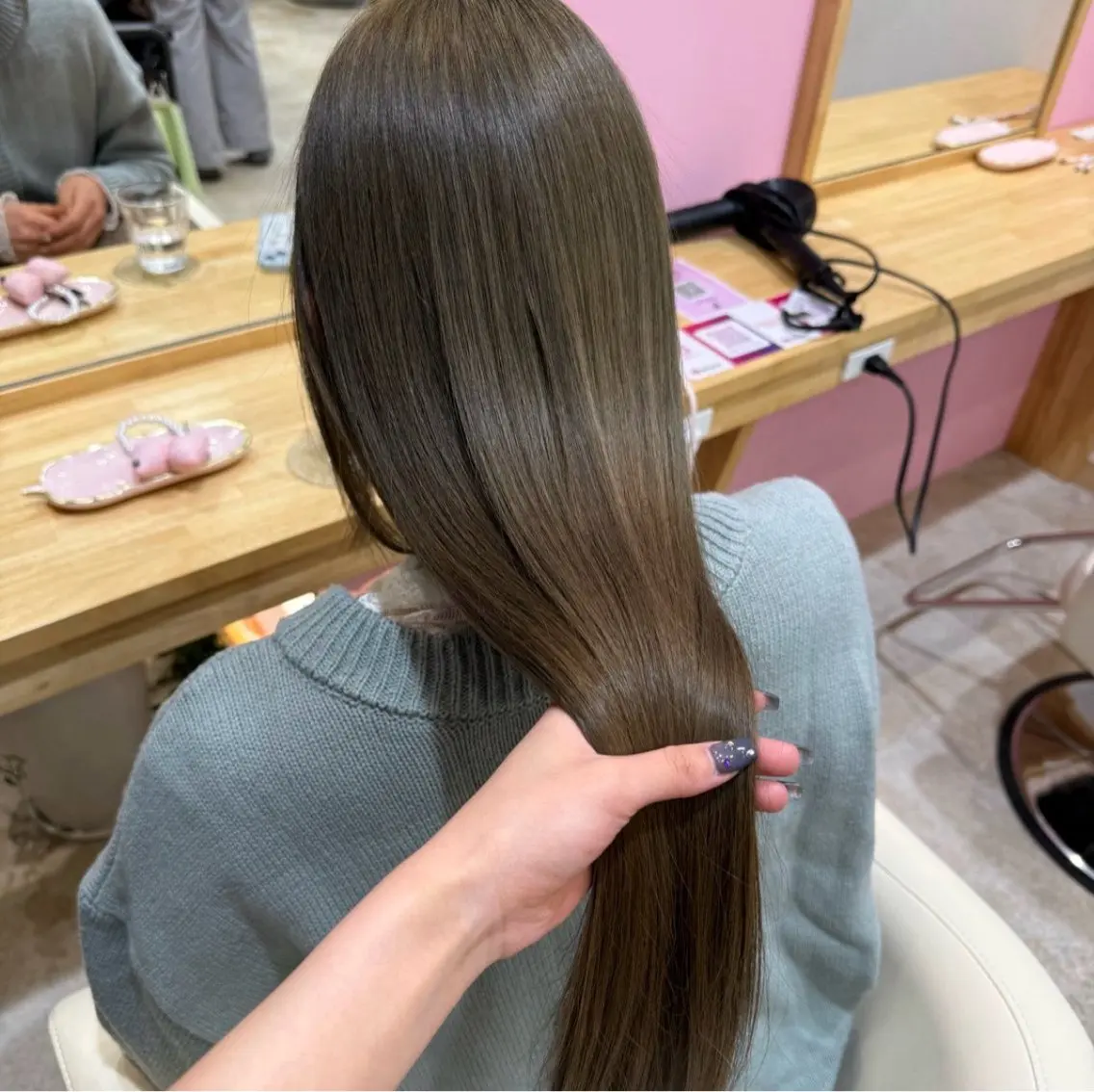 ロング カラー カット ヘアカラー トリートメント 柔らかいbeige ¦韓国¦🩰マユ🩰のヘアスタイル