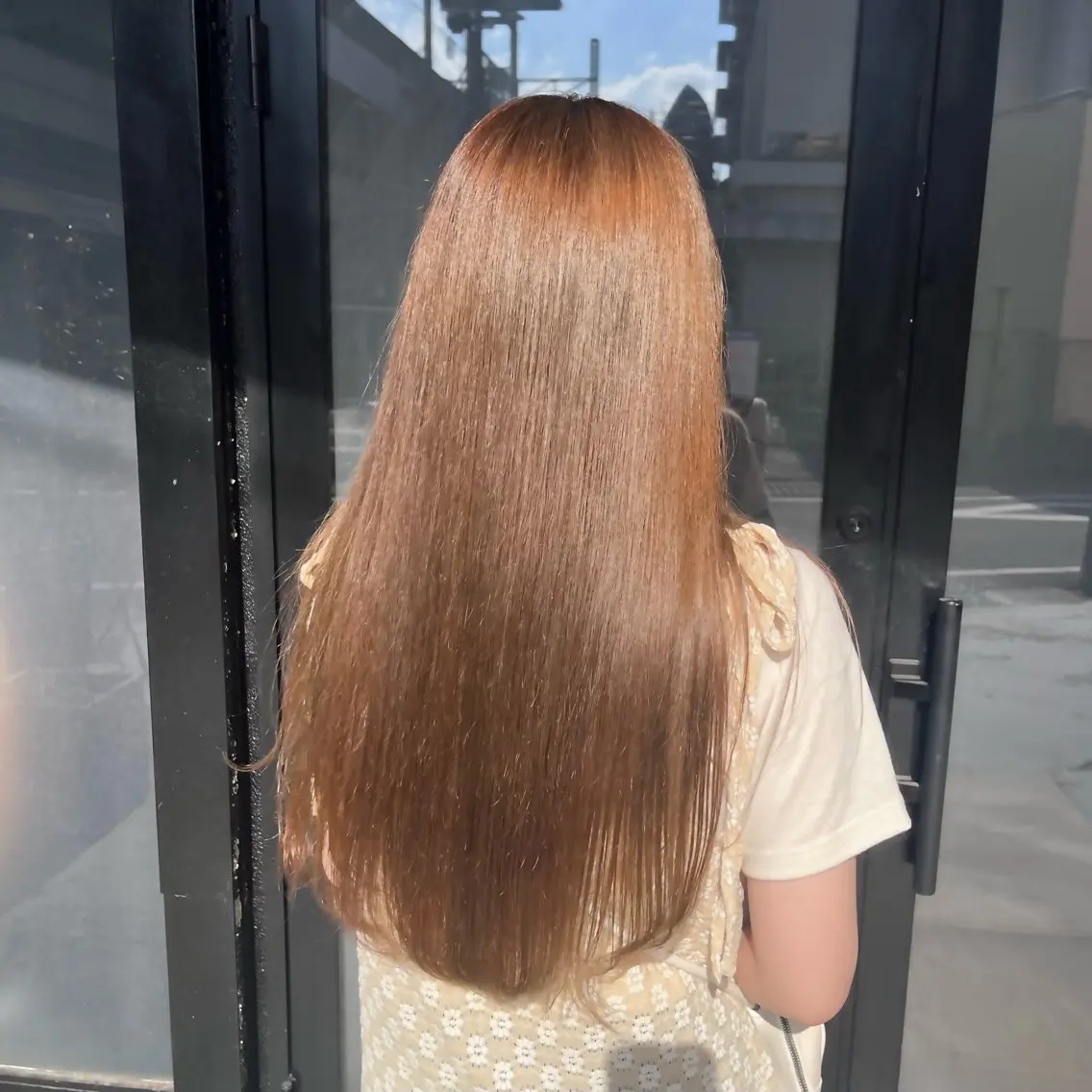 ロング カラー ベージュカラー ブリーチ ダブルカラー ミルクティーベージュ ブリーチなしカラー ヘアカラー 透明感カラー/パーマ 🌀アオノのヘアスタイル