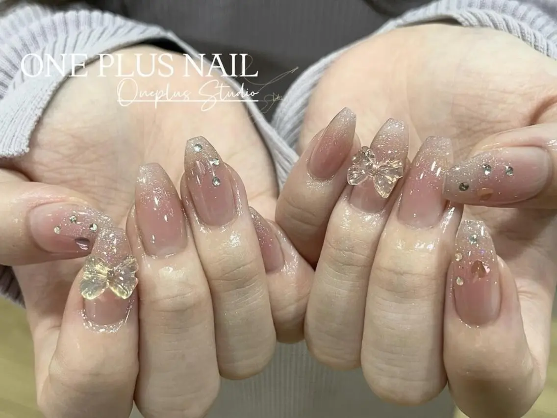 ネイル ガーリー ハート キラキラネイル 韓国ネイル ロングネイル One Plus Nail Salonのネイルデザイン