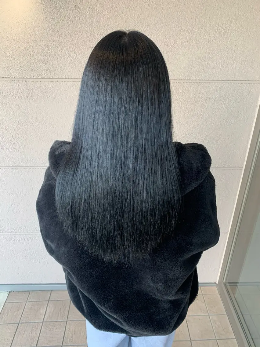 セミロング カラー ネイビーカラー ヘアカラー 河村 拓海のヘアスタイル