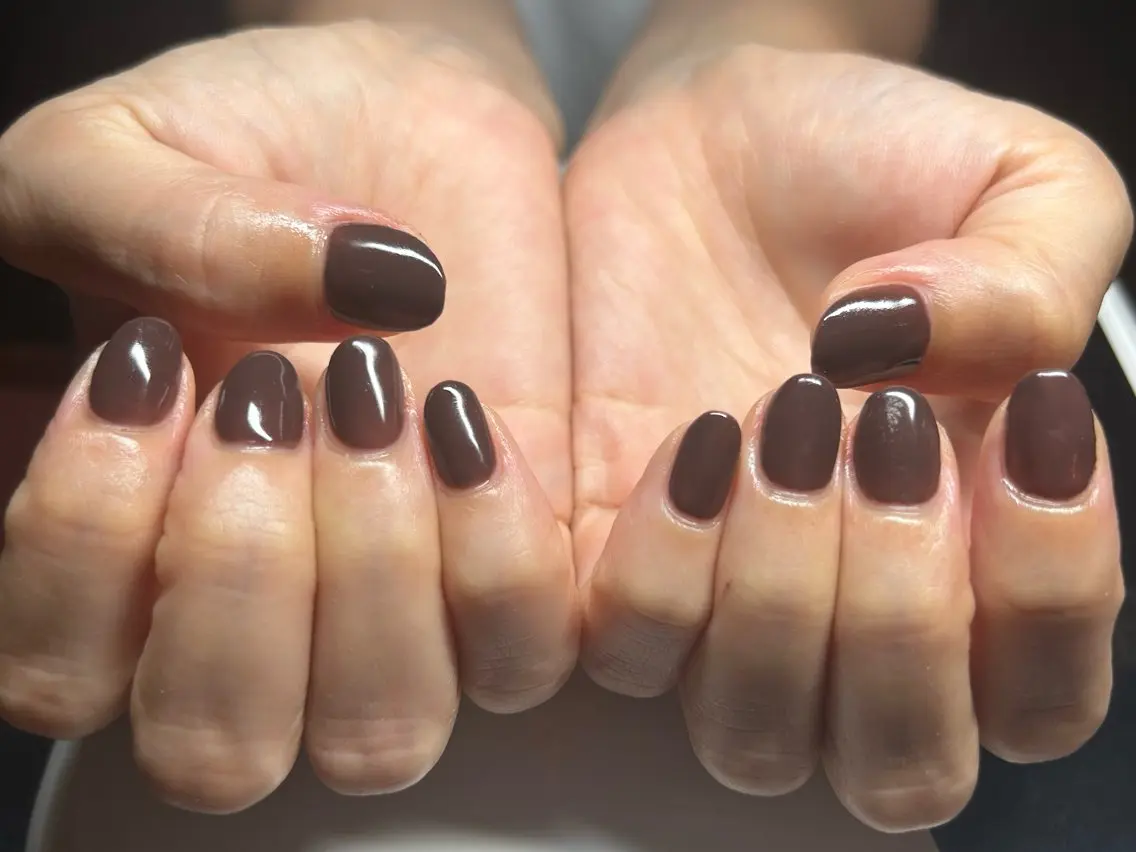 ネイル ブラウン ワンカラーネイル シンプルネイル AMUCI NAIL Shihomiのネイルデザイン