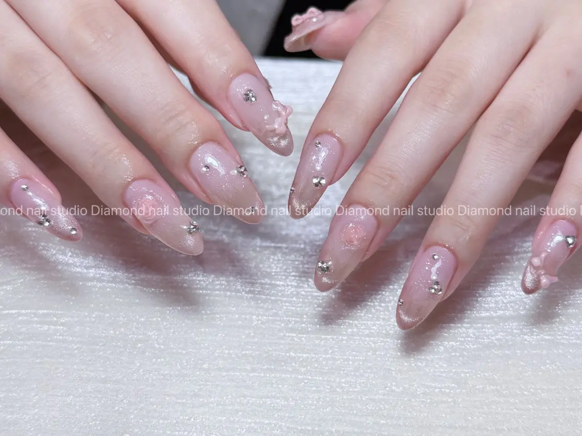ネイル アートネイル オーロラネイル フラッシュネイル ガーリー キラキラネイル ハンドネイル Una NAILMANAMIのネイルデザイン