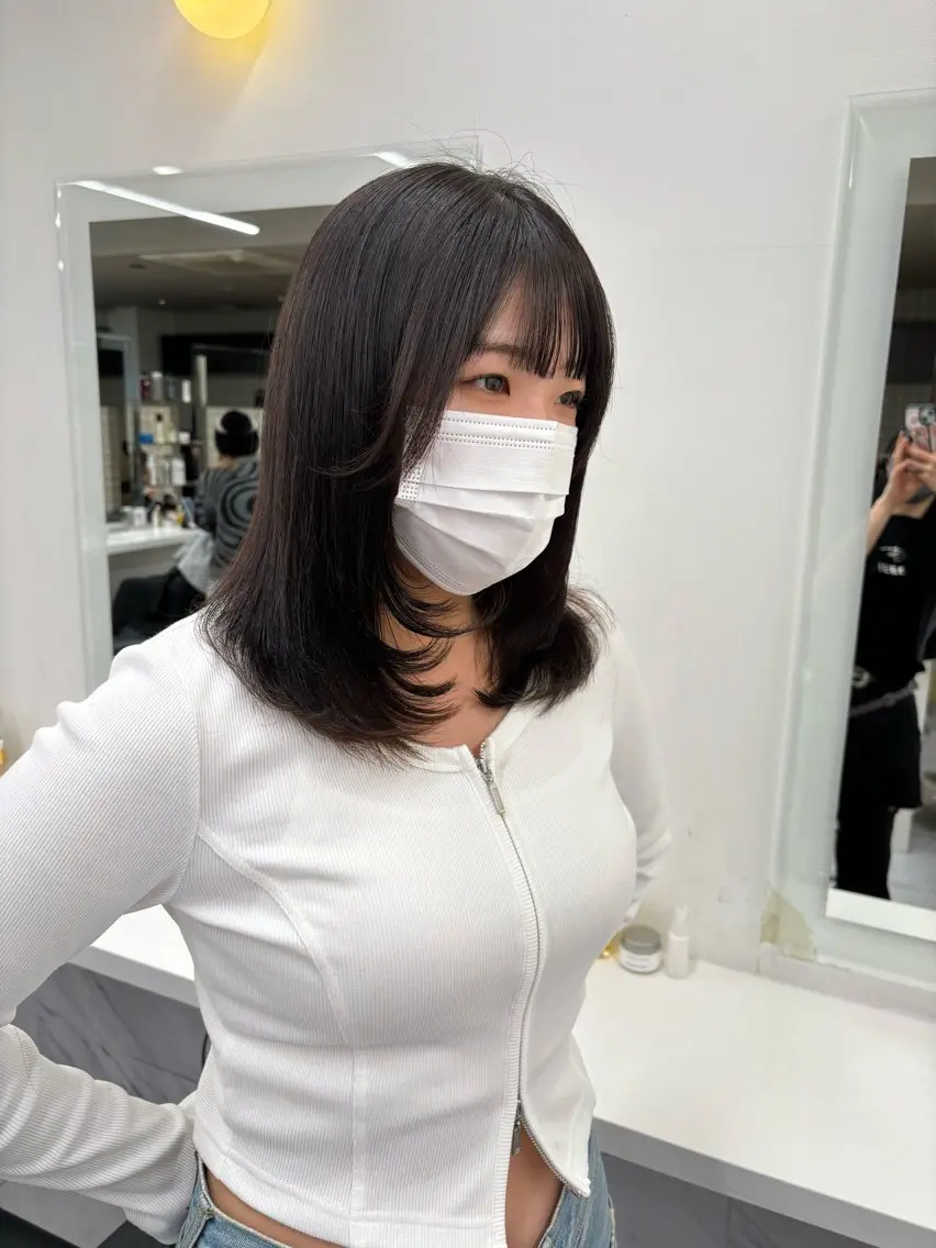 ミディアム 抜け感レイヤー︴ ニュアンスカラーのヘアスタイル