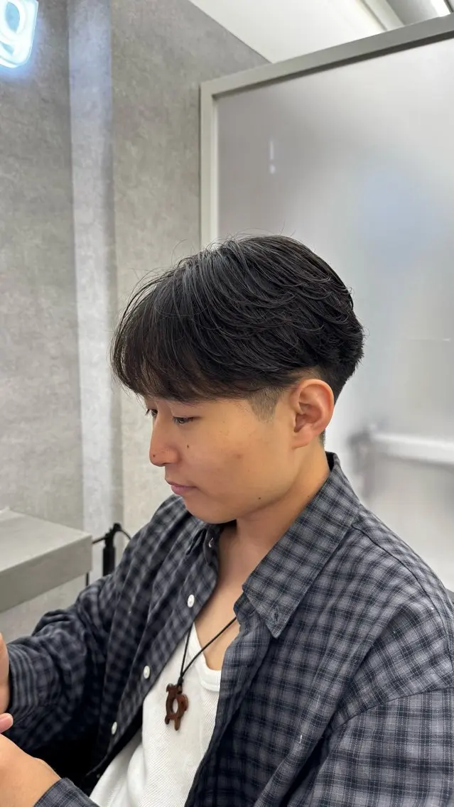 ミディアム パーマ ミディアムパーマ カット パーマ トリートメント geep/郷田悠太/ 波巻き/カラーのヘアスタイル