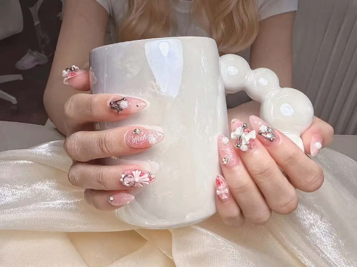 ネイル ENsalon AKIRAのネイルデザイン
