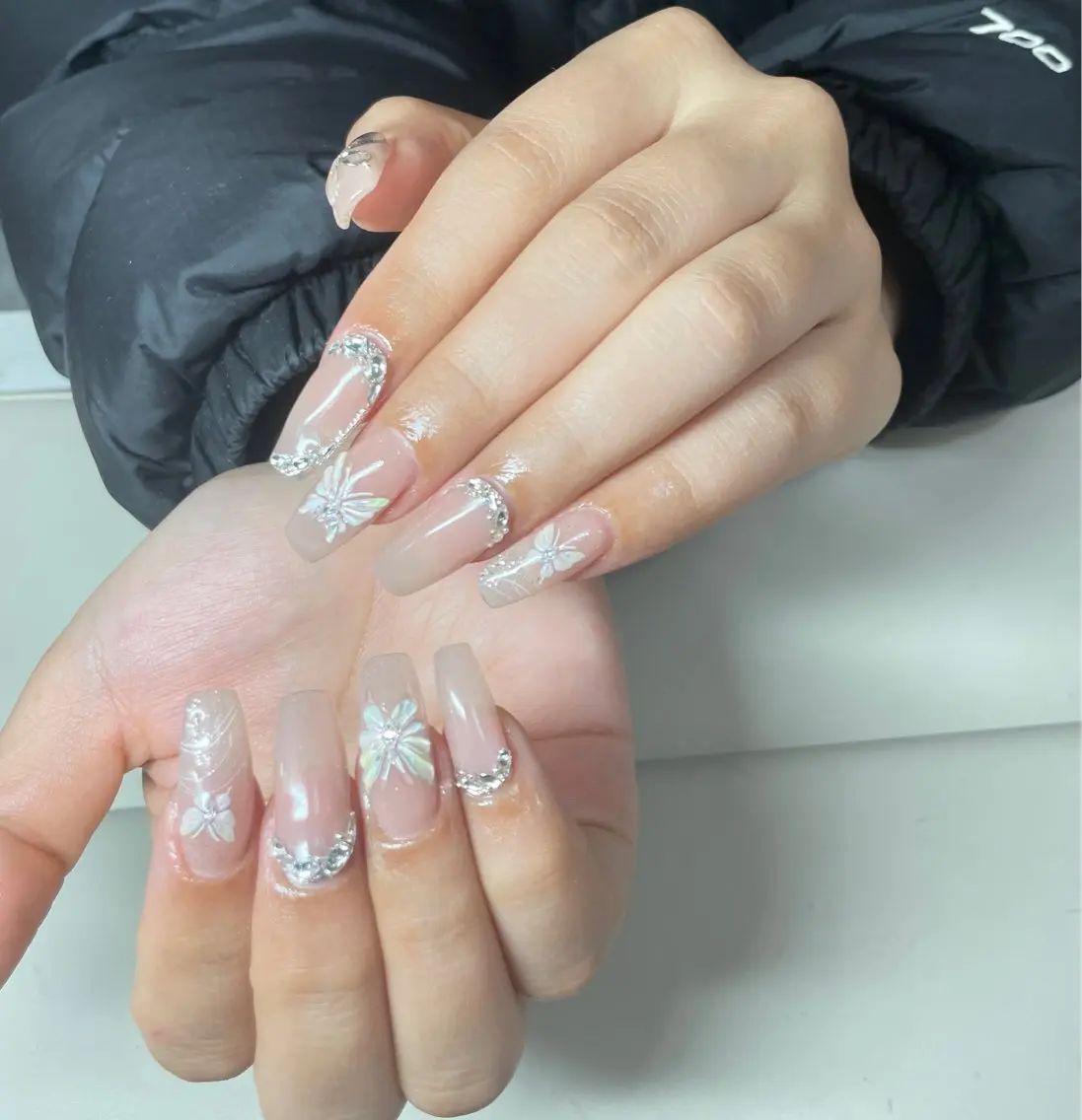 ネイル ハンドネイル AngelChris ビューティーサロンのネイルデザイン