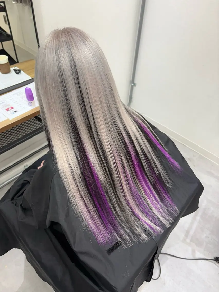 ロング カラー シールエクステ ダブルカラー ハイライトカラー エクステ ハイライト カット ヘアカラー エクステ KEISUKE🐶 カラー✨エクステのヘアスタイル