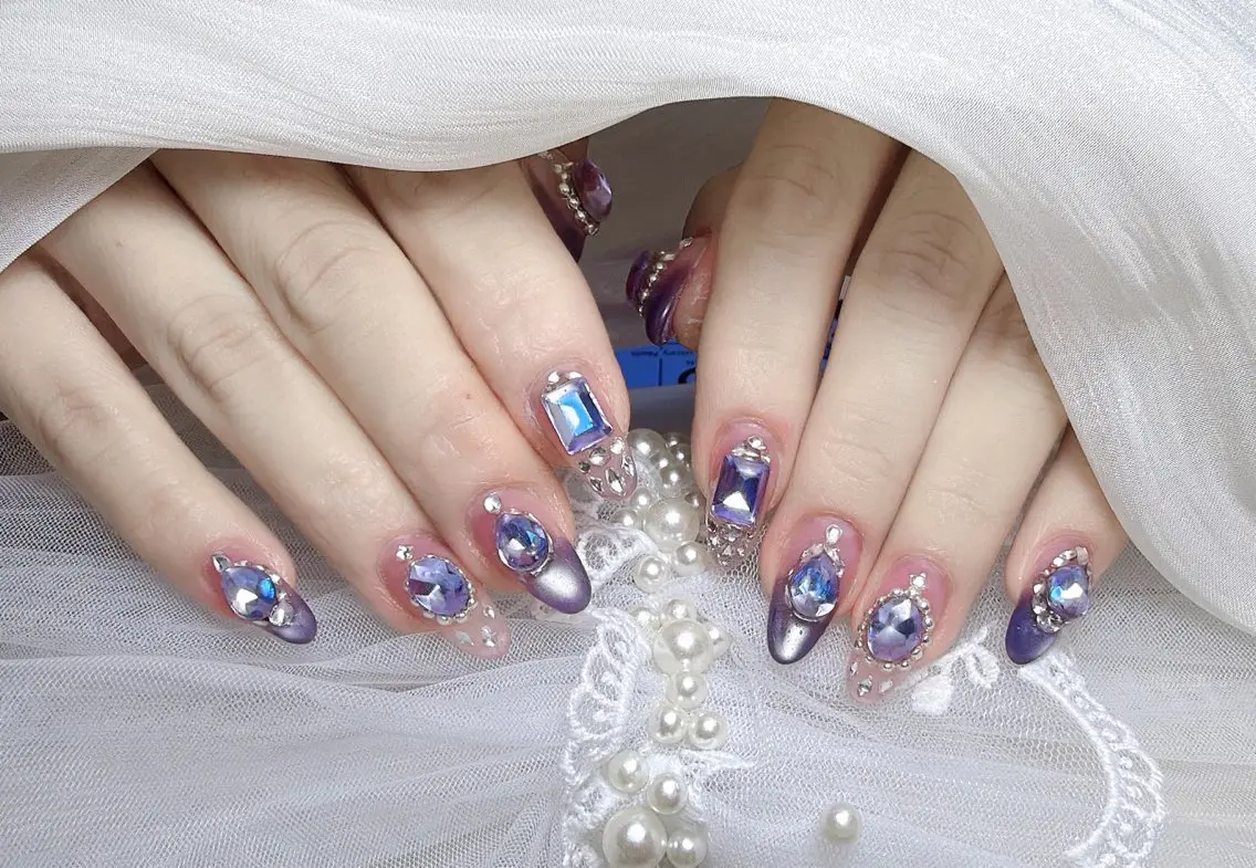 ネイル アートネイル オーロラネイル ガーリー キラキラネイル 韓国ネイル ハンドネイル Mio NailsalonUのネイルデザイン