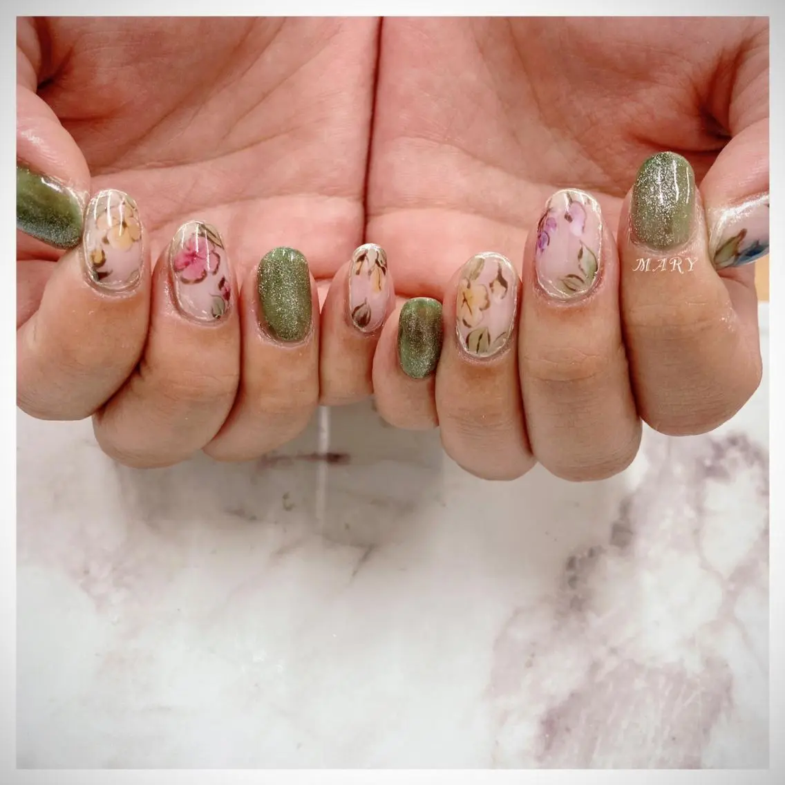 ネイル アートネイル フラワーネイル グリーン マグネットネイル 持ち込み ハンドネイル Mary nail .narumiのネイルデザイン