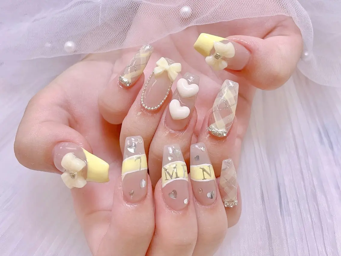 ネイル フレンチネイル ハンドネイル princess スカルプ専門店のネイルデザイン