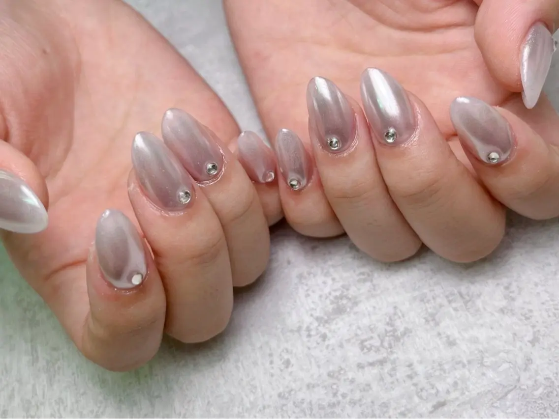 ネイル チークネイル フレンチネイル ジェルネイル マグネットネイル 持ち込み ハンドネイル lucky nail 歌舞伎町のネイルデザイン