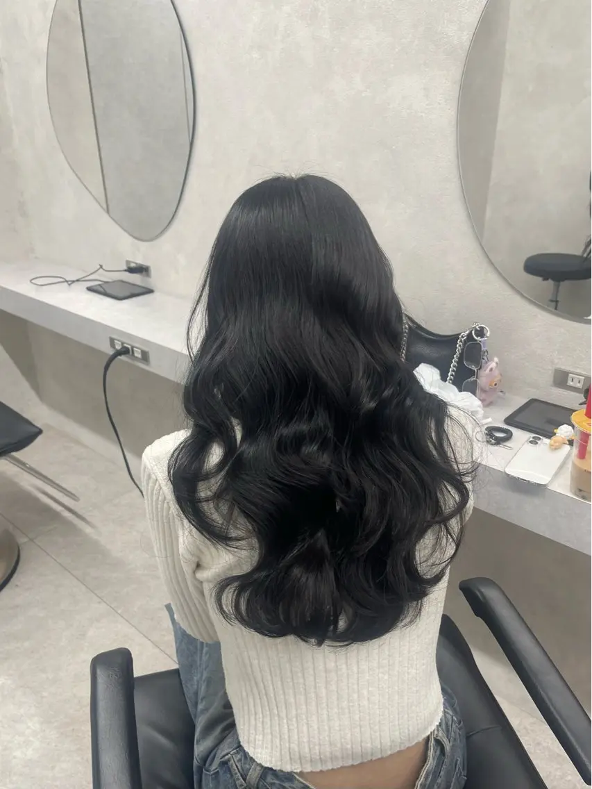 カラー 黒髪 ブルーカラー ブルーブラック ヘアカラー モテカラー🫧💕 RIOのヘアスタイル