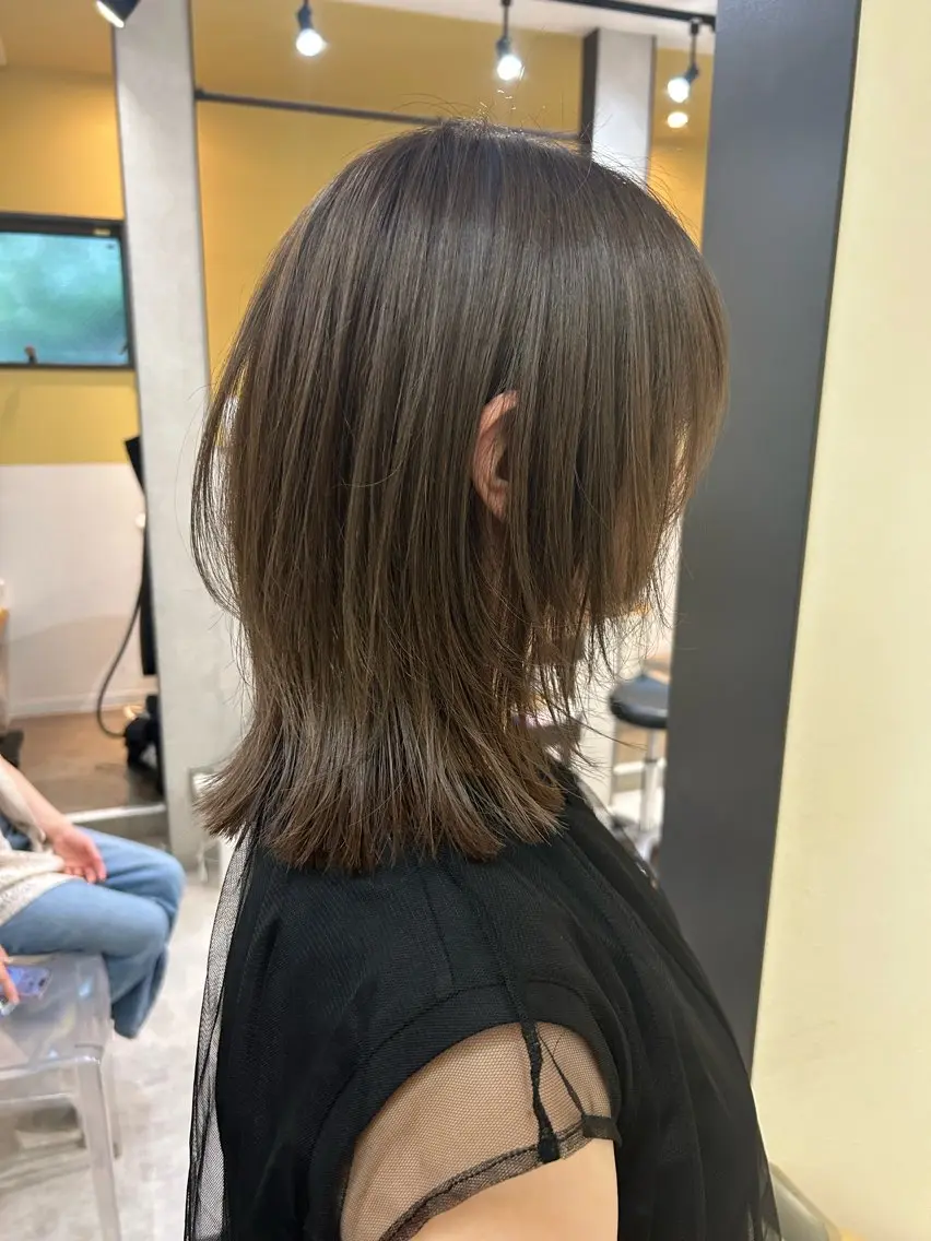 ミディアム カラー グレージュ ラベンダーカラー ラベンダーグレージュ ラベンダーグレー レイヤーカット カット ヘアカラー トリートメント hubhair レイヤー/透明感のヘアスタイル
