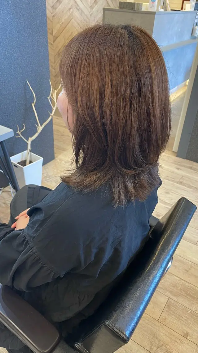 ミディアム 白杉 えりのヘアスタイル