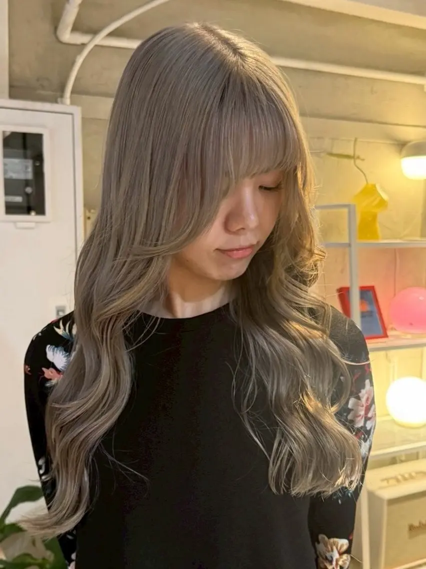 ロング 🇨🇳ハイトーン ワンホン🇰🇷ななのヘアスタイル