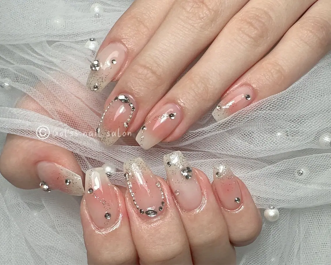 ネイル Gloss nail ジェル&長さだし専門のネイルデザイン