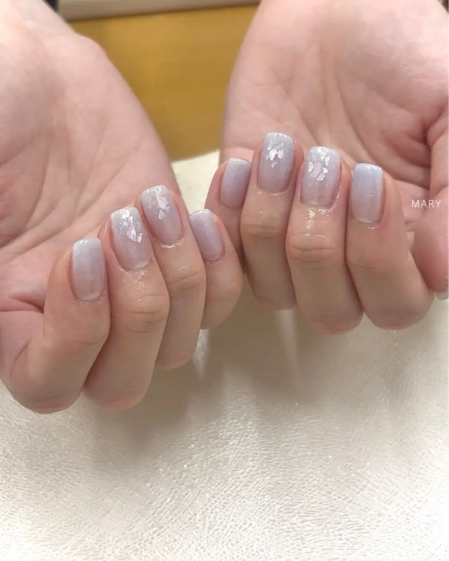 ネイル グラデーション 水色 ニュアンスネイル ハンドネイル Mary nail .narumiのネイルデザイン