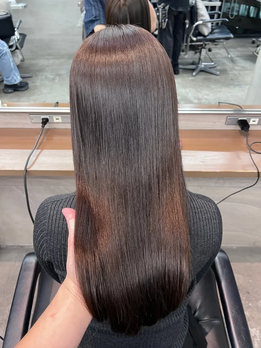 セミロング カラー カット ヘアカラー トリートメント ムラの出ない艶カラー レイヤーカット千葉のヘアスタイル