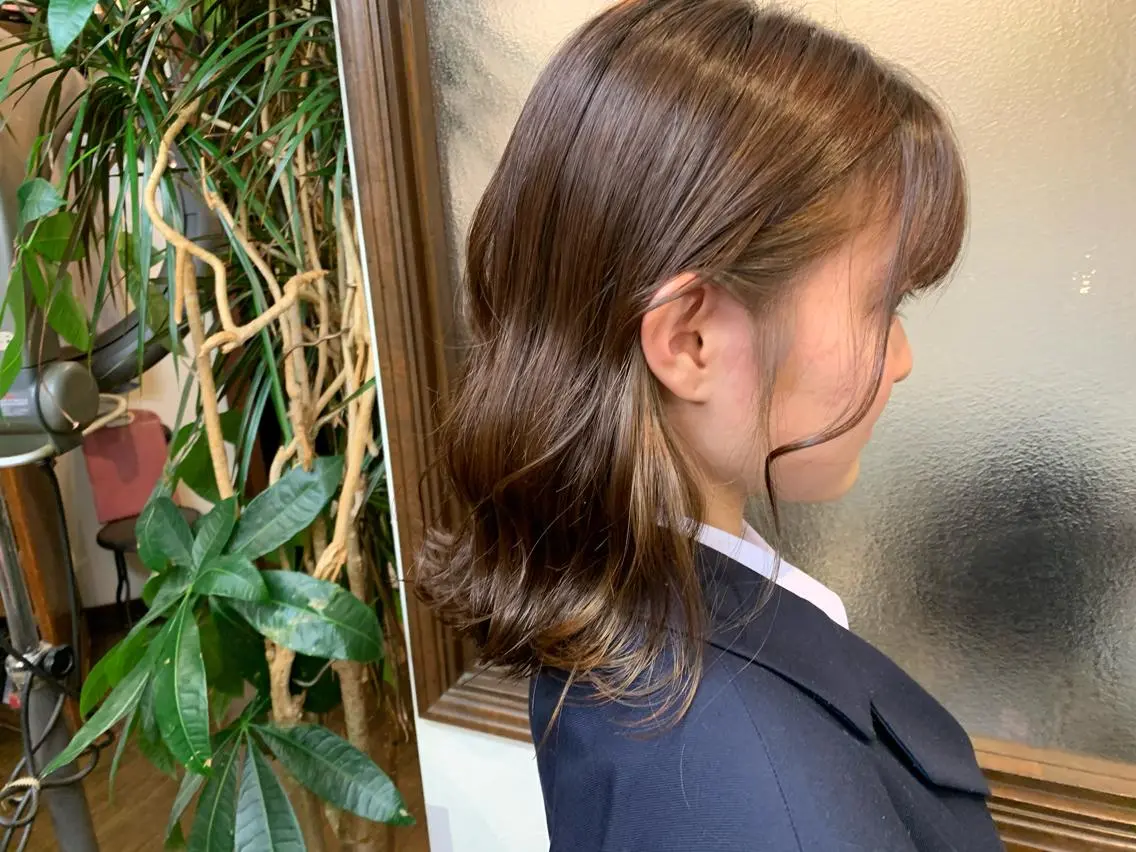 セミロング カラー 大人デザイン 🍃MORIKA🍃のヘアスタイル