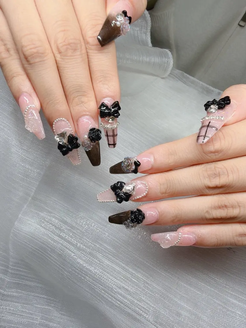 ネイル 長さ出し グラデーション 卒業式 キラキラネイル マグネットネイル ハンドネイル Lee Nailsのネイルデザイン