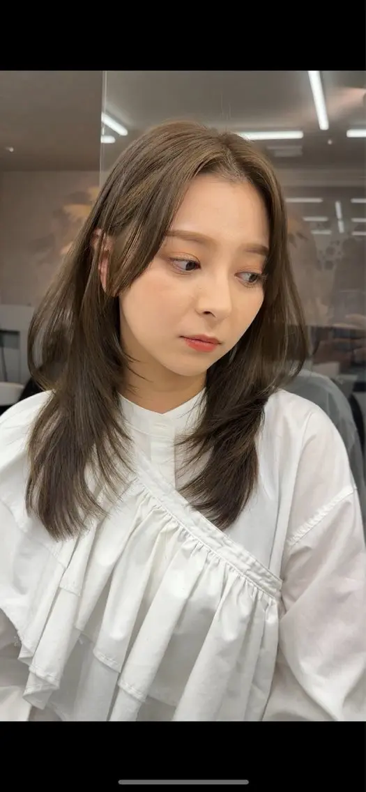 ミディアム カット ヘアカラー トリートメント ヘッドスパ ヘアセット 韓国ヘア/レイヤー Londエレンのヘアスタイル