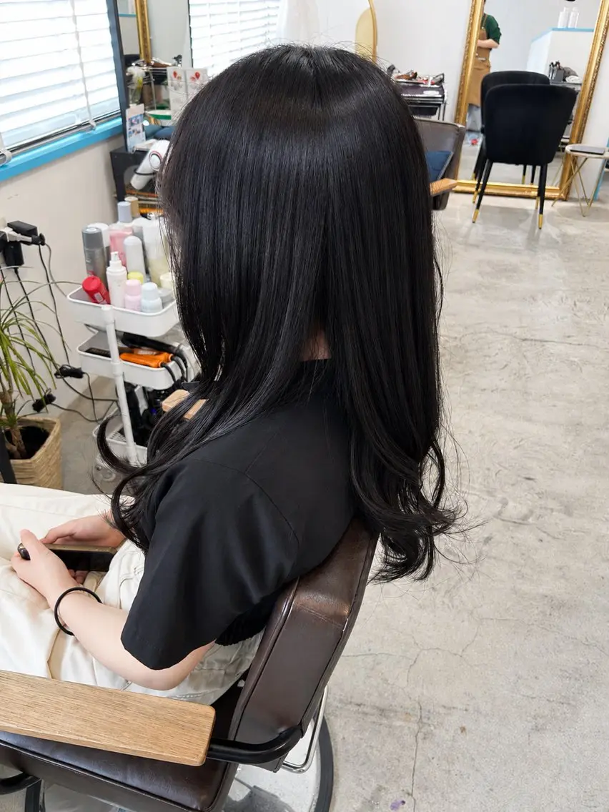 セミロング カラー 黒髪 ブルーカラー ブルーブラック ケアカラー ヘアカラー oasis ふうまのヘアスタイル