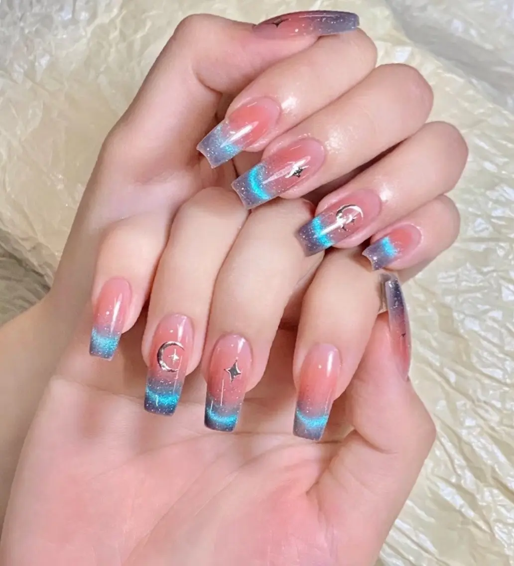 超🉐チップ長さ出しチーク+SNS🔥人気ワンホンマグネットフレンチ🧲(ソフトジェルオフ無料)¥12800の写真