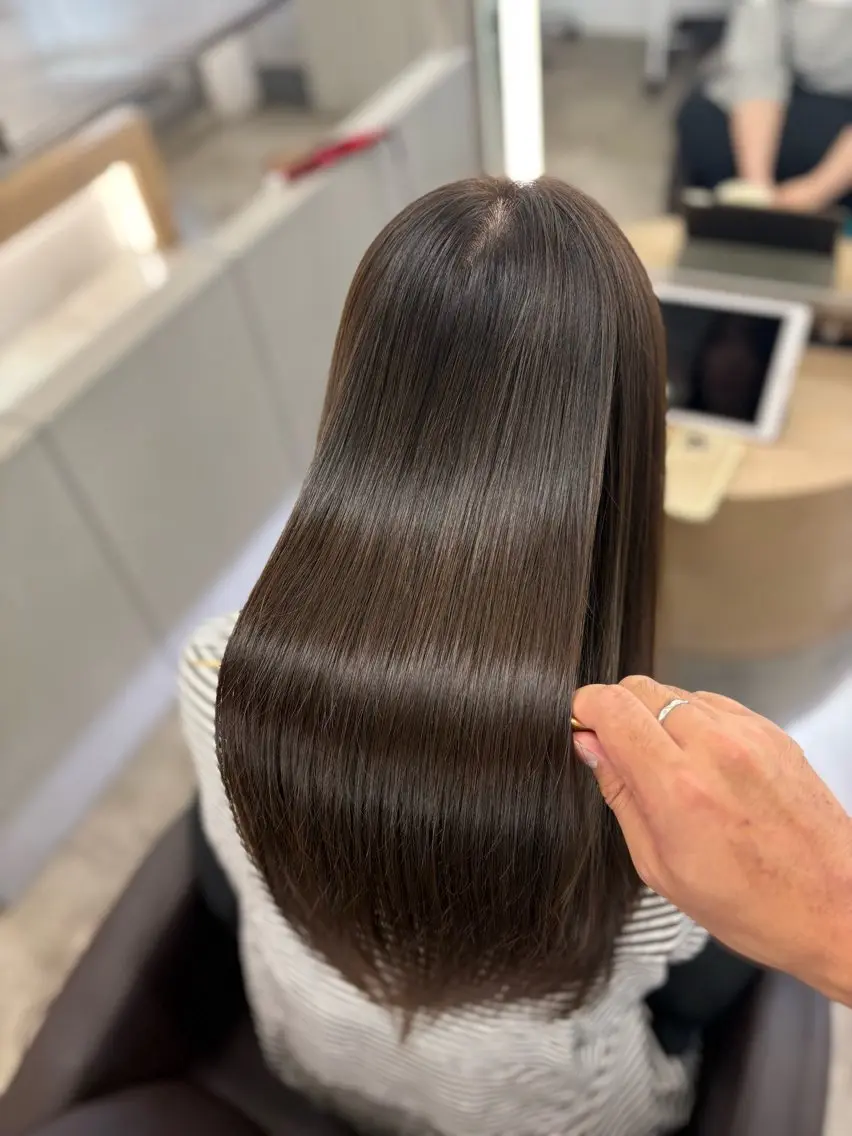 セミロング トリートメント カット ヘアカラー トリートメント 野村 泰平のヘアスタイル