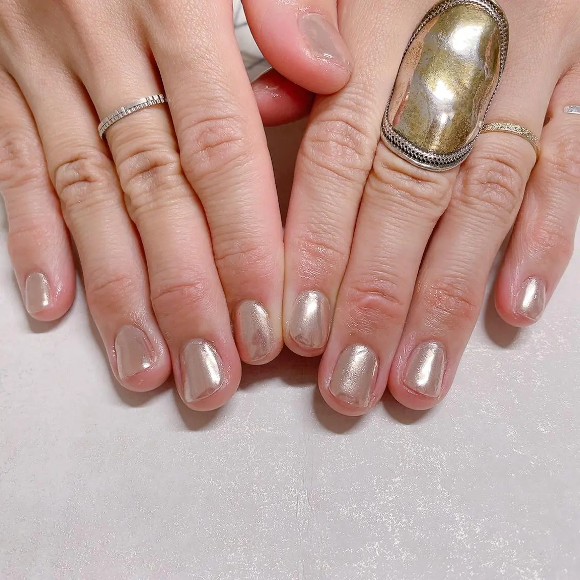 ネイル オーロラネイル フラワーネイル フットネイル フレンチネイル ジェルネイル ハンドネイル mogunail &blowのネイルデザイン