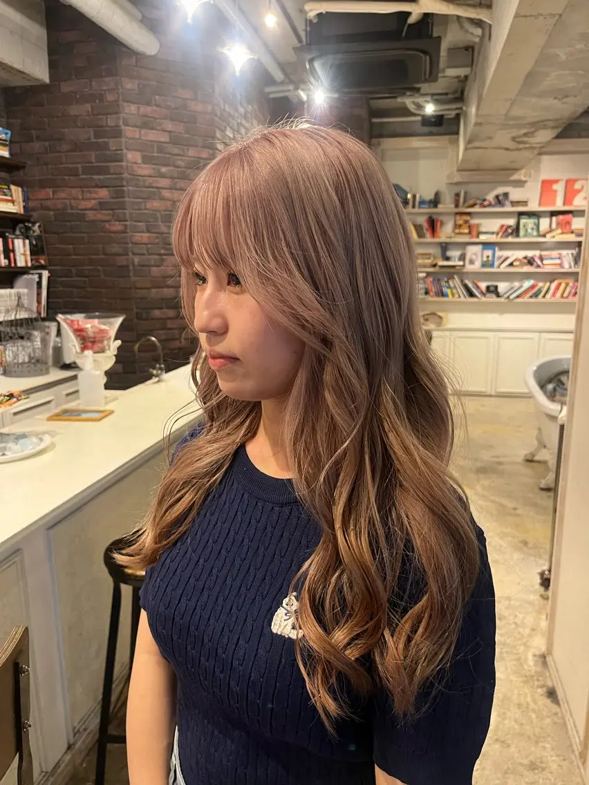 セミロング 外国人風カラー ヘアカラー トリートメント 🧃Kawakami kotomi🧃のヘアスタイル