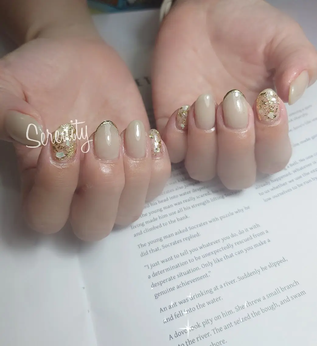 ネイル ゴールド キラキラネイル nail  serenityのネイルデザイン