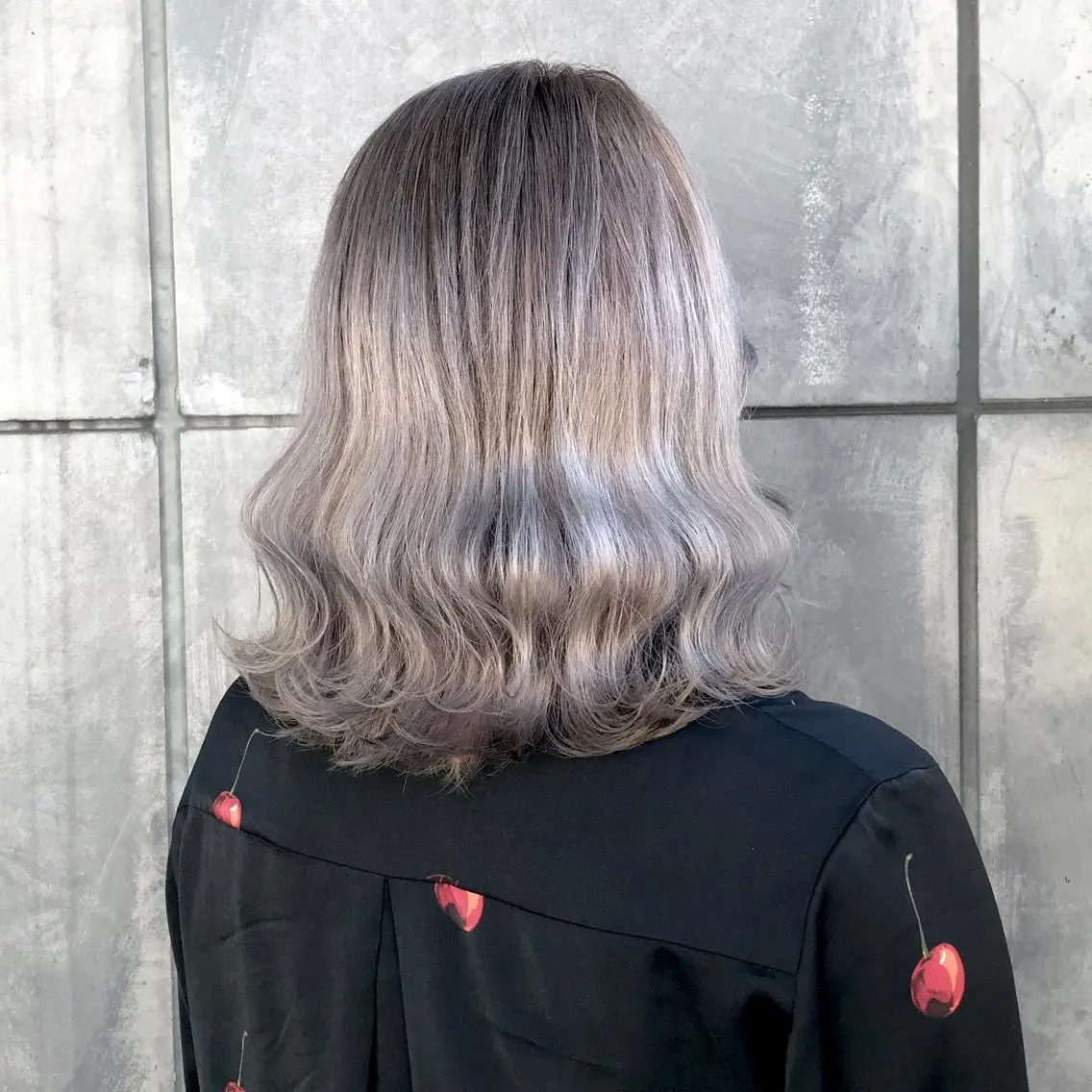ミディアム カラー アッシュ ブリーチ ホワイトアッシュ タンバルモリ ヨシンモリ K-POP好き美容師 🇰🇷Kai.Yのヘアスタイル