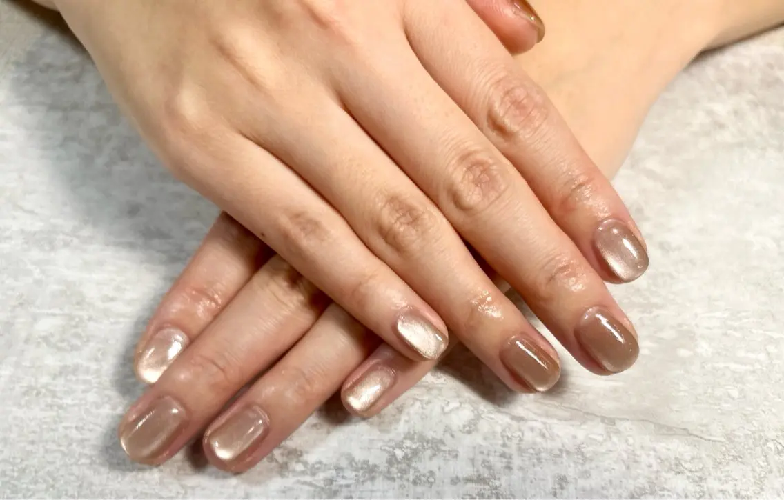 ネイル オーロラネイル ブルー フットネイル フレンチネイル ジェルネイル ハンドネイル kiki nail たまプラーザのネイルデザイン