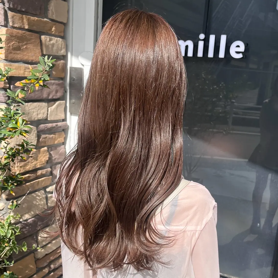ロング カラー ベージュカラー ブリーチ ブラウンカラー 透明感カラー ダブルカラー カット ヘアカラー トリートメント 伊藤 玲衣のヘアスタイル