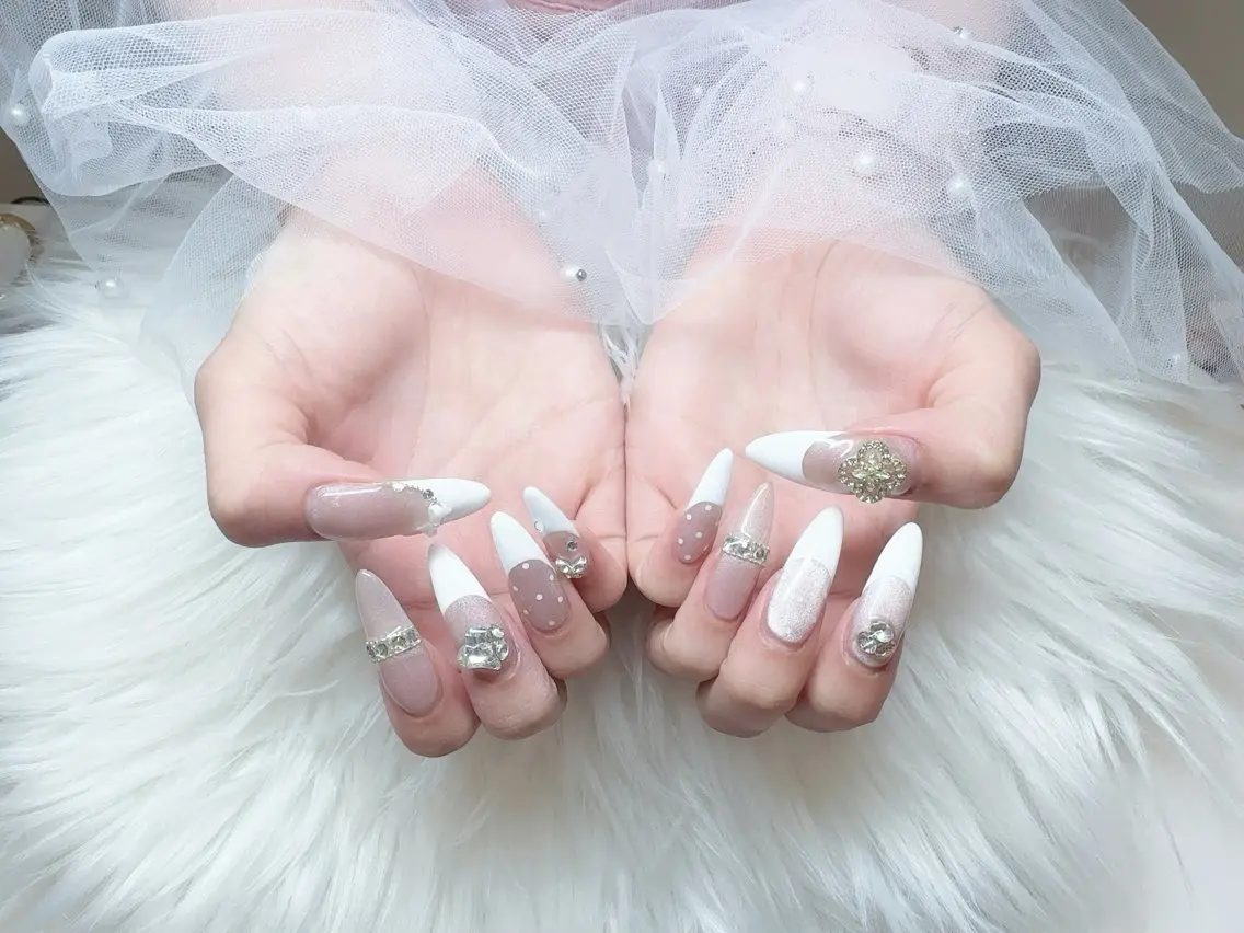 ネイル フレンチネイル マグネットネイル ホワイト YJ Nail Yumiのネイルデザイン
