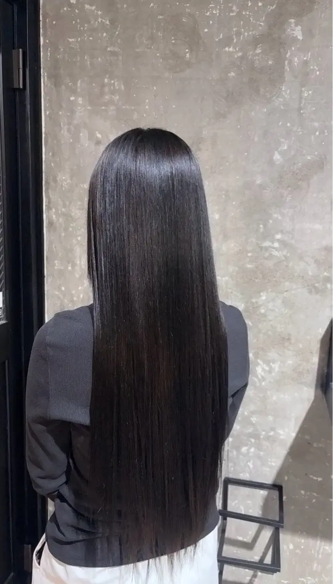 ロング カラー ヘアカラー 𝐇𝐈𝐑𝐀 𝐘𝐀𝐌𝐀のヘアスタイル