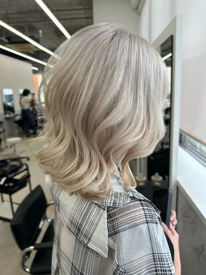 ミディアム カラー ブリーチ ケアブリーチ トリートメント ヘアカラー ブリーチ/ハイトーン 名古屋栄/SHIONのヘアスタイル