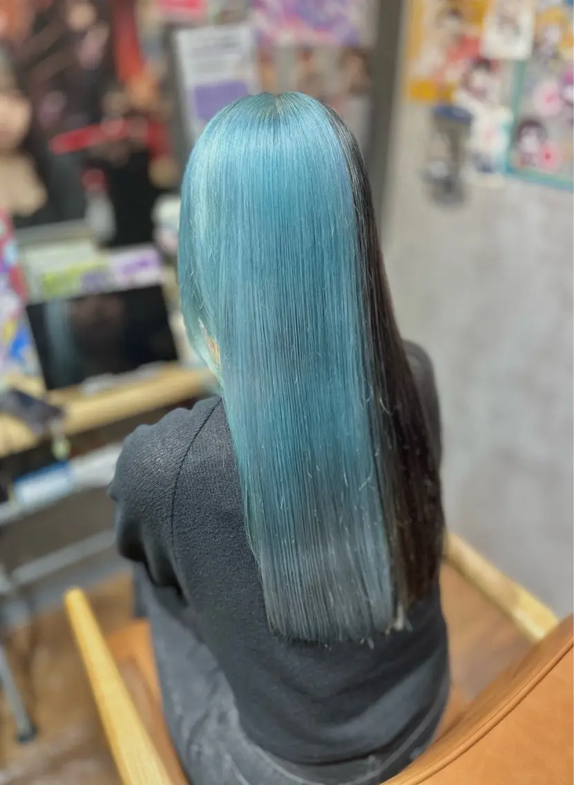 【気になる根元に】ブリーチリタッチカラー+髪質改善Silverの写真