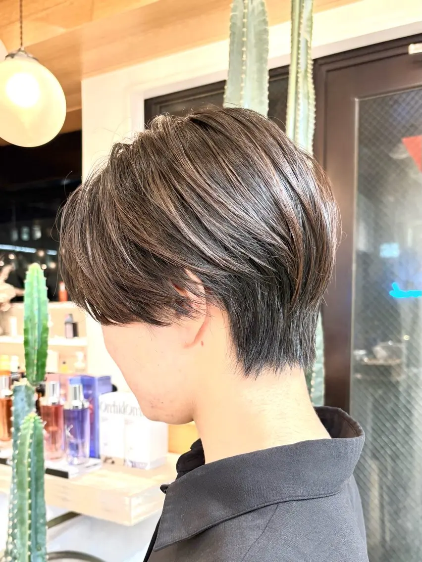 ショート カット ヘアカラー トリートメント 🩵縮毛矯正/ブリー チ/髪質改善/いつかのヘアスタイル