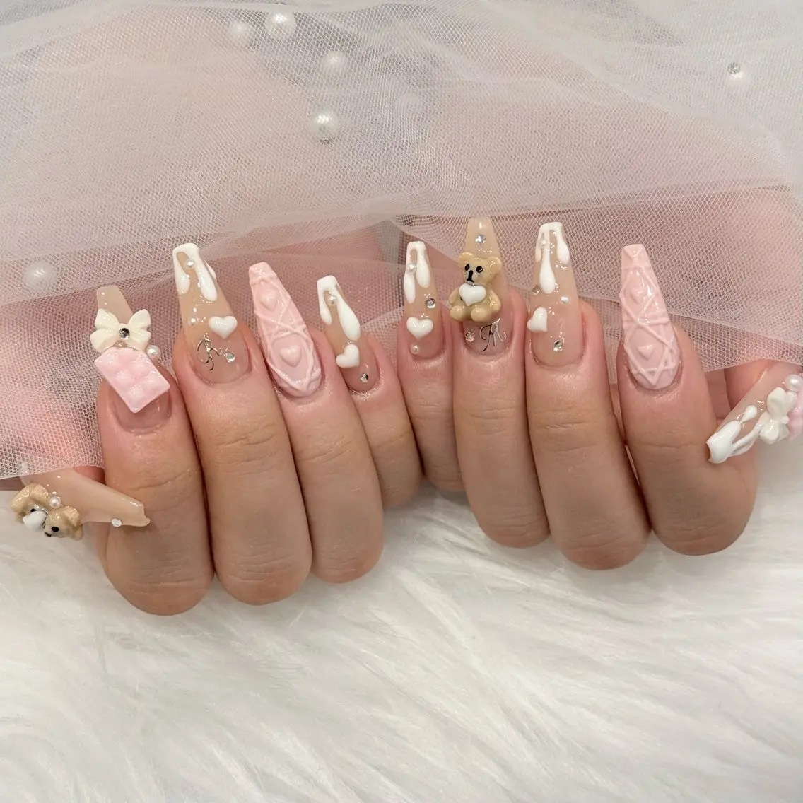 ネイル フレンチネイル ロングネイル マグネットネイル スカルプネイル スーパーロングネイル ハンドネイル ハンドケア Nihonthy Nail 新宿のネイルデザイン